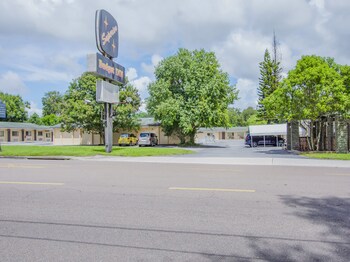 oyo superior budget inn bartow