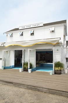 the surf lodge