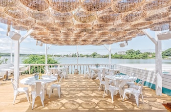 the surf lodge