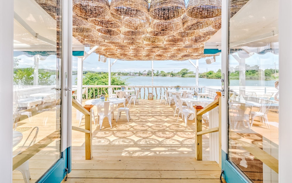 the surf lodge