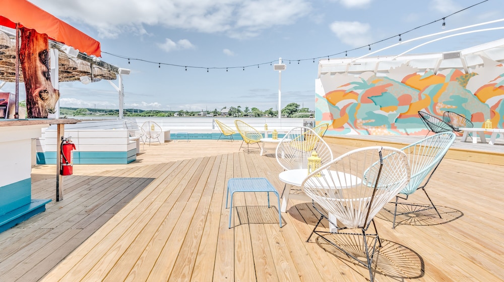 the surf lodge