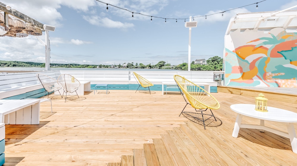 the surf lodge