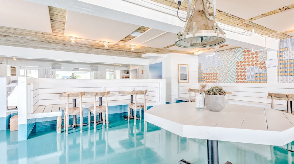 the surf lodge