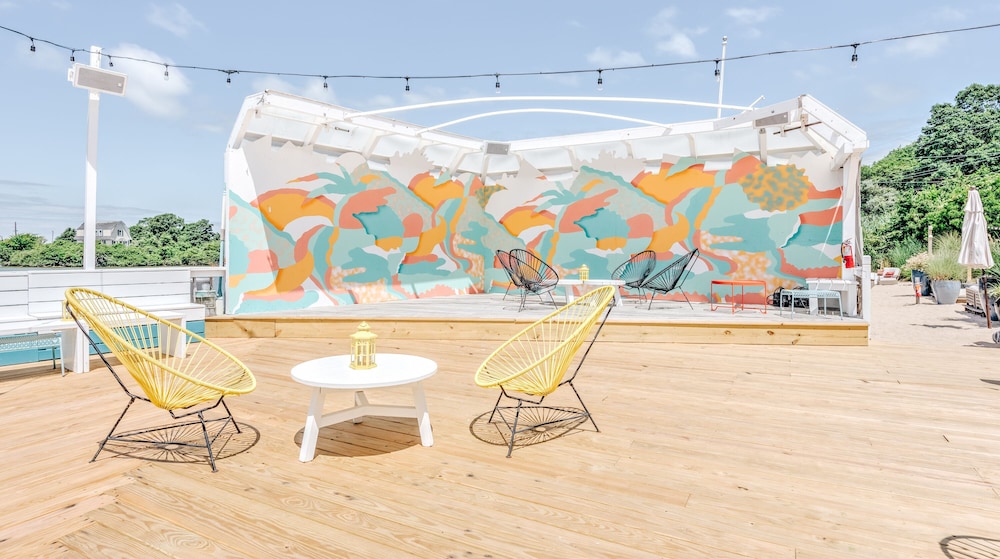 the surf lodge
