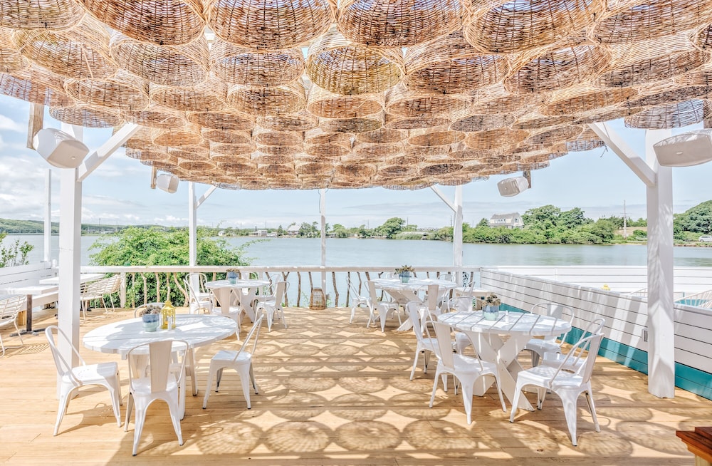 the surf lodge