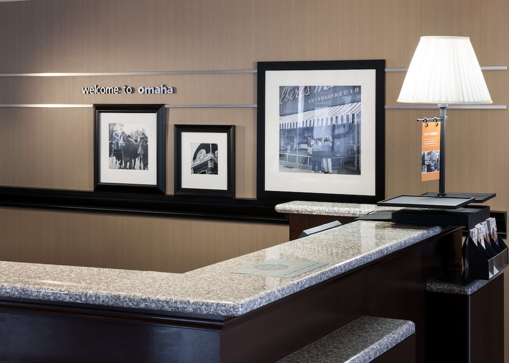 hampton inn and suites omaha downtown