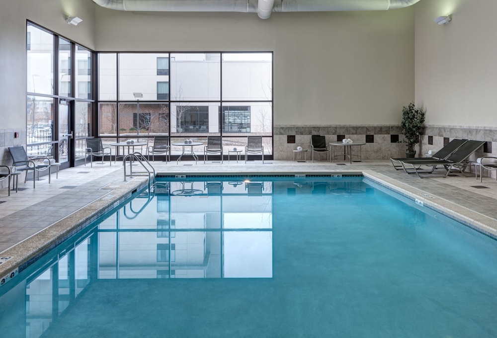 hampton inn and suites omaha downtown