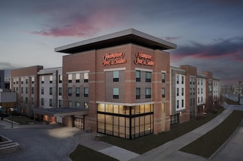 hampton inn and suites omaha downtown