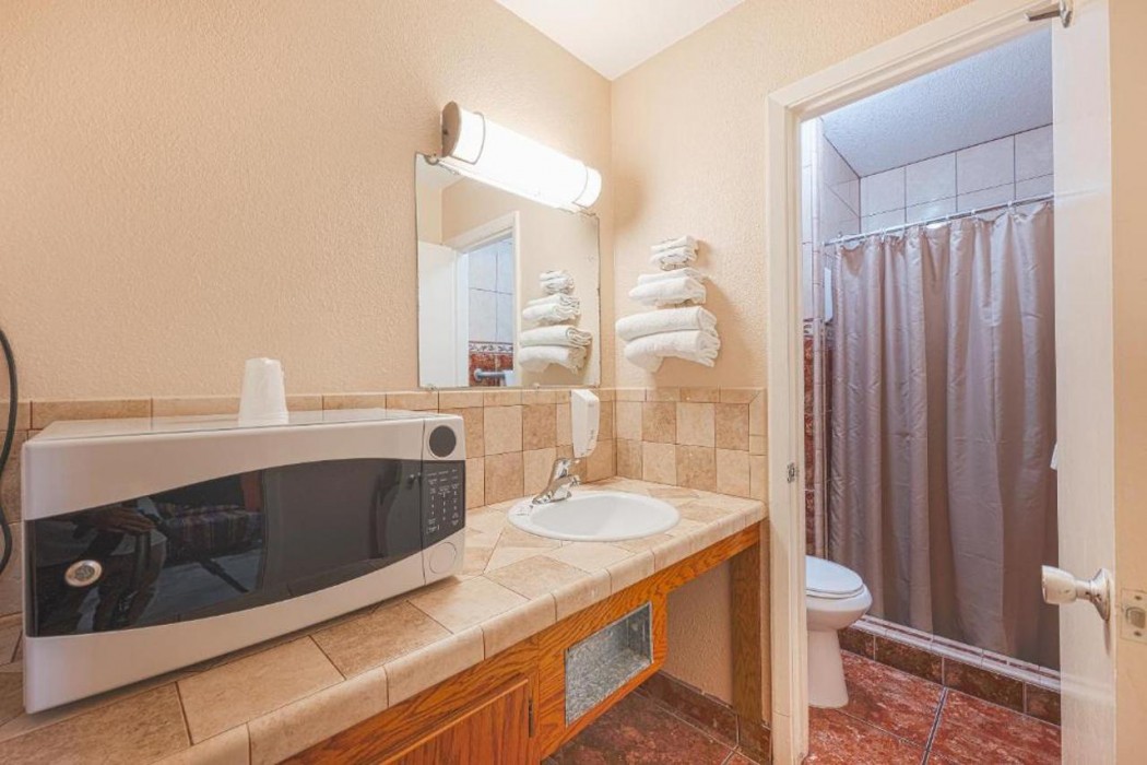 vali ho motel by oyo weslaco mercedes