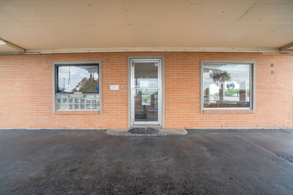 vali ho motel by oyo weslaco mercedes