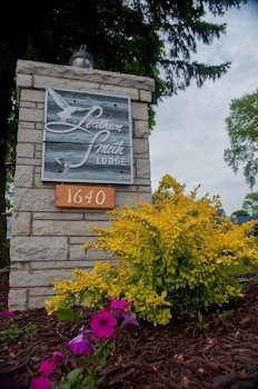 Lodge At Leathem Smith,Sturgeon Bay>>Door County,3 star