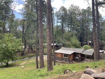 caseys cabins