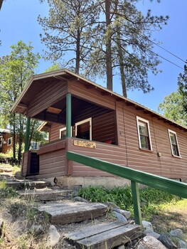caseys cabins