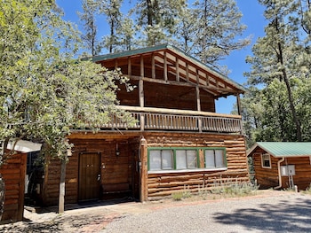 Casey's Cabins,,3 star