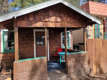 caseys cabins