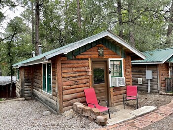 caseys cabins