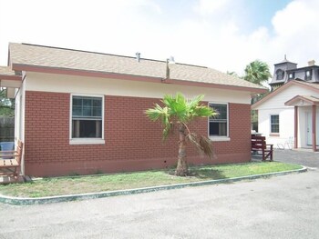 Bayfront Cottages,Near Fulton Mansion,3 star