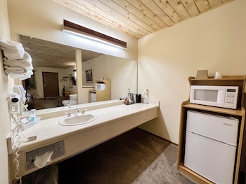 beartooth hideaway inn and cabins