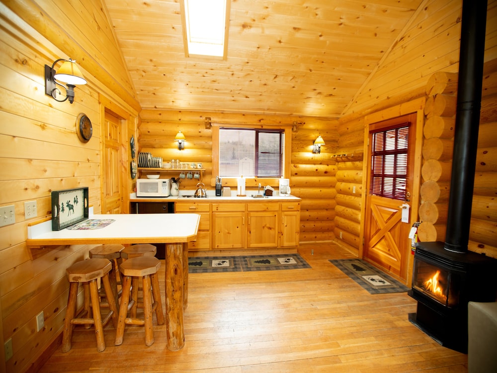 beartooth hideaway inn and cabins