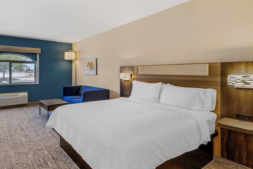 holiday inn express fallon by ihg