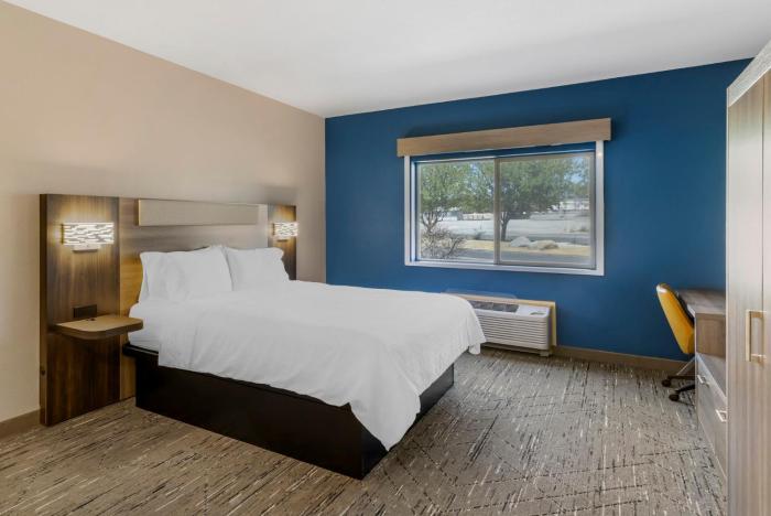 holiday inn express fallon by ihg