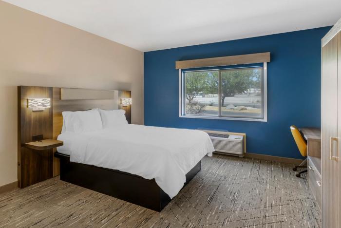 holiday inn express fallon by ihg