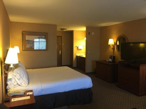 holiday inn express fallon by ihg