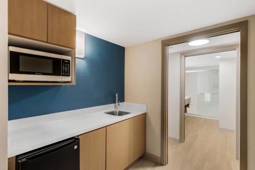 holiday inn express fallon by ihg