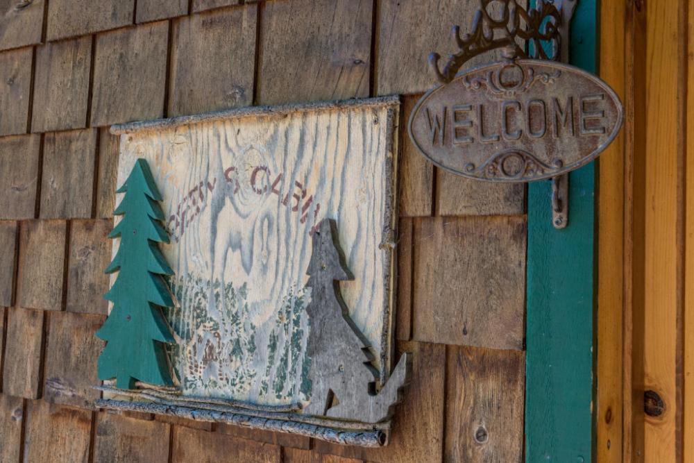 the davies family inn adults only