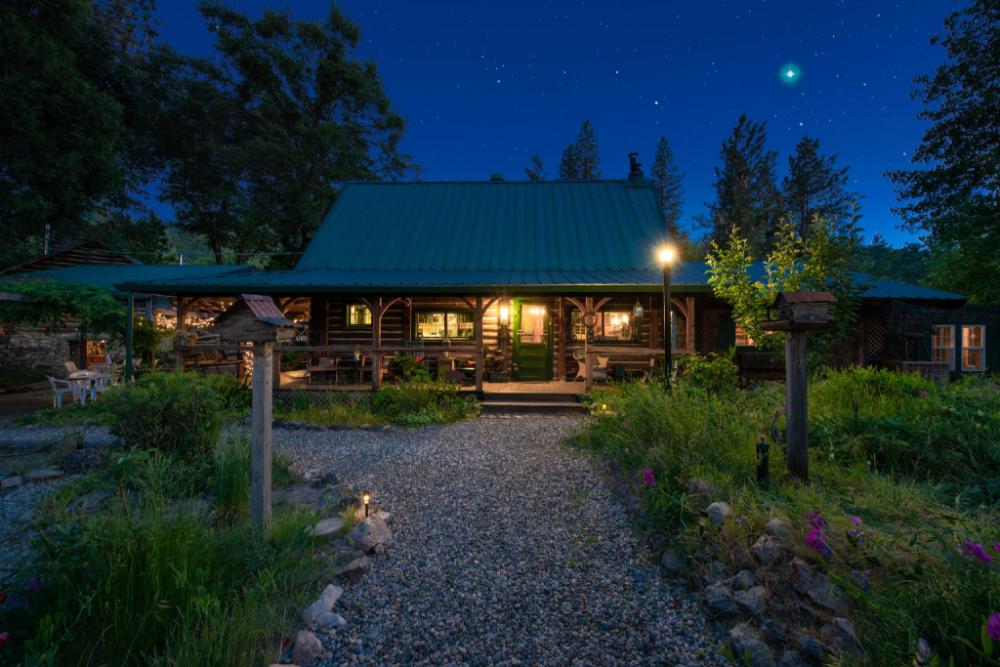 the davies family inn adults only