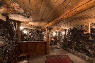 the davies family inn adults only