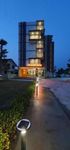 Tripper Hotel,,2 star