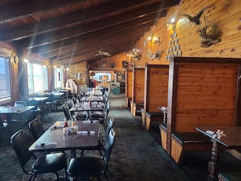 The Outpost Lodge,,3 star