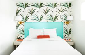 royal palms motel