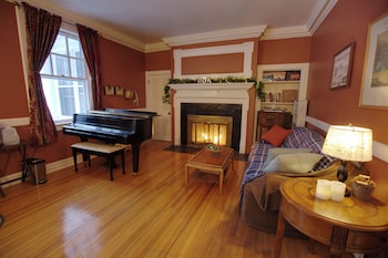 Prescott House Adk,,2 star