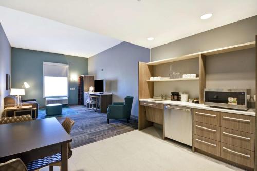 home2 suites by hilton queensbury lake george