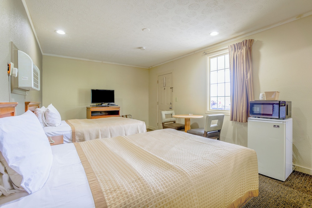 budget inn by oyo natural bridge i 81