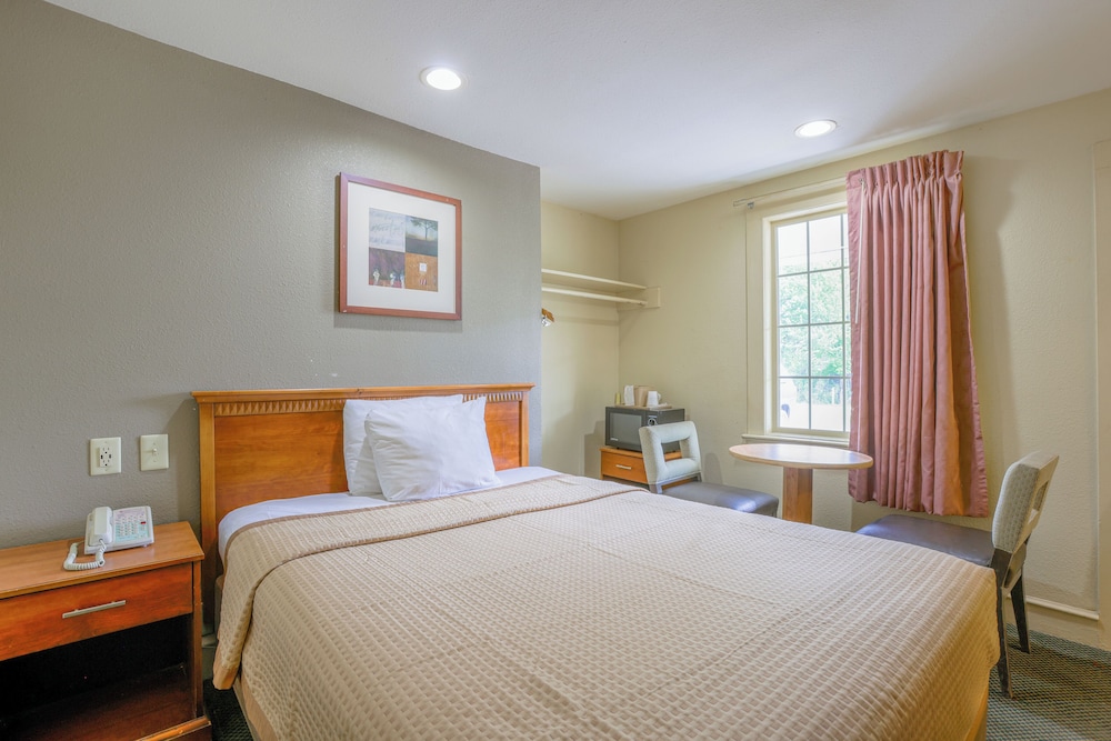 budget inn by oyo natural bridge i 81