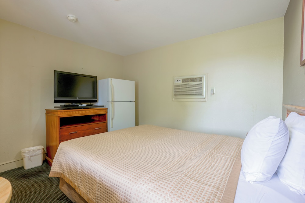 budget inn by oyo natural bridge i 81
