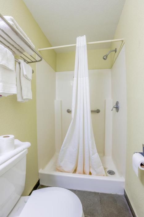 budget inn by oyo natural bridge i 81