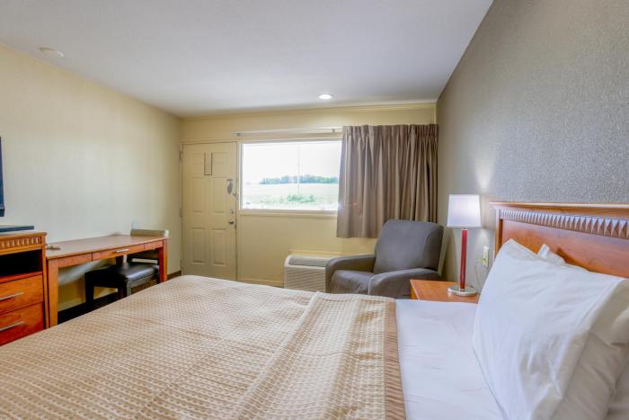 budget inn by oyo natural bridge i 81