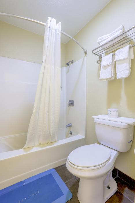 budget inn by oyo natural bridge i 81