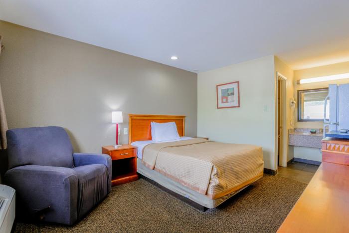budget inn by oyo natural bridge i 81