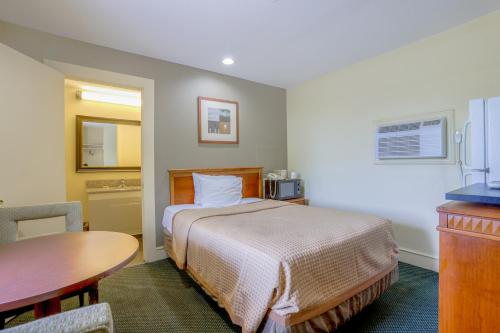 budget inn by oyo natural bridge i 81