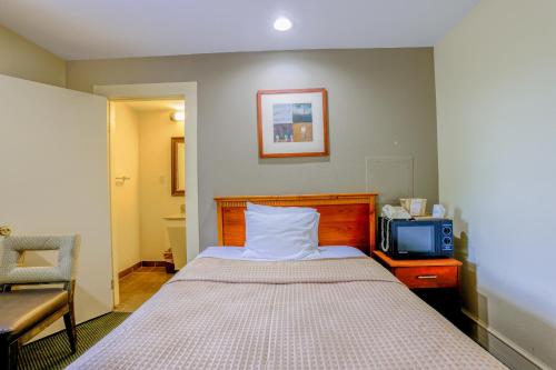 budget inn by oyo natural bridge i 81