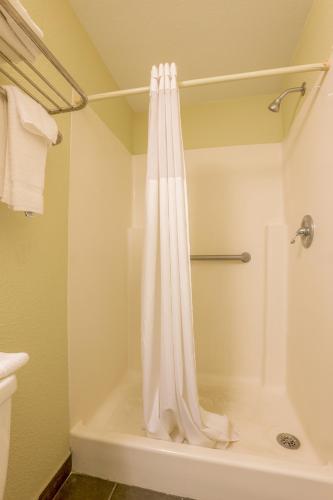 budget inn by oyo natural bridge i 81