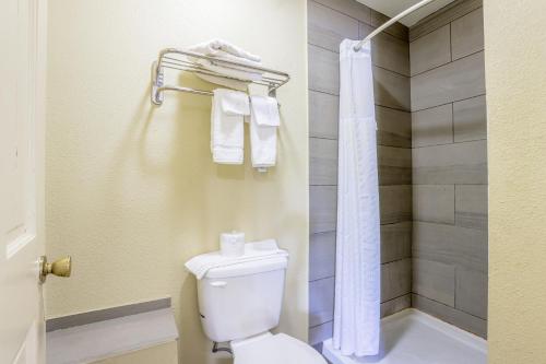 budget inn by oyo natural bridge i 81