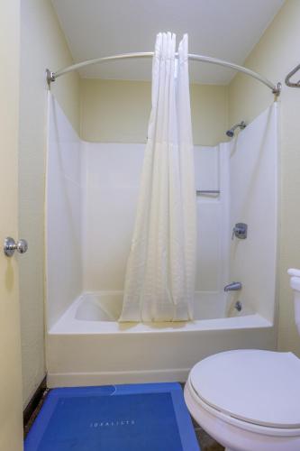 budget inn by oyo natural bridge i 81