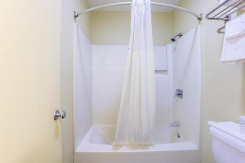 budget inn by oyo natural bridge i 81