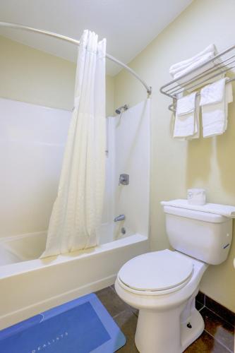budget inn by oyo natural bridge i 81